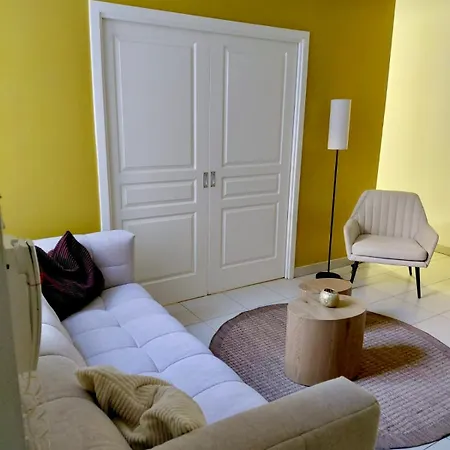 Travel Homes - The Ancienne Poste, Petite Venise アパート