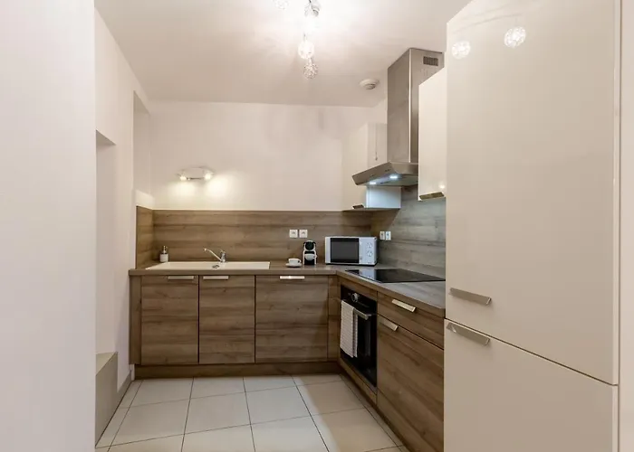 Travel Homes - The Ancienne Poste, Petite Venise